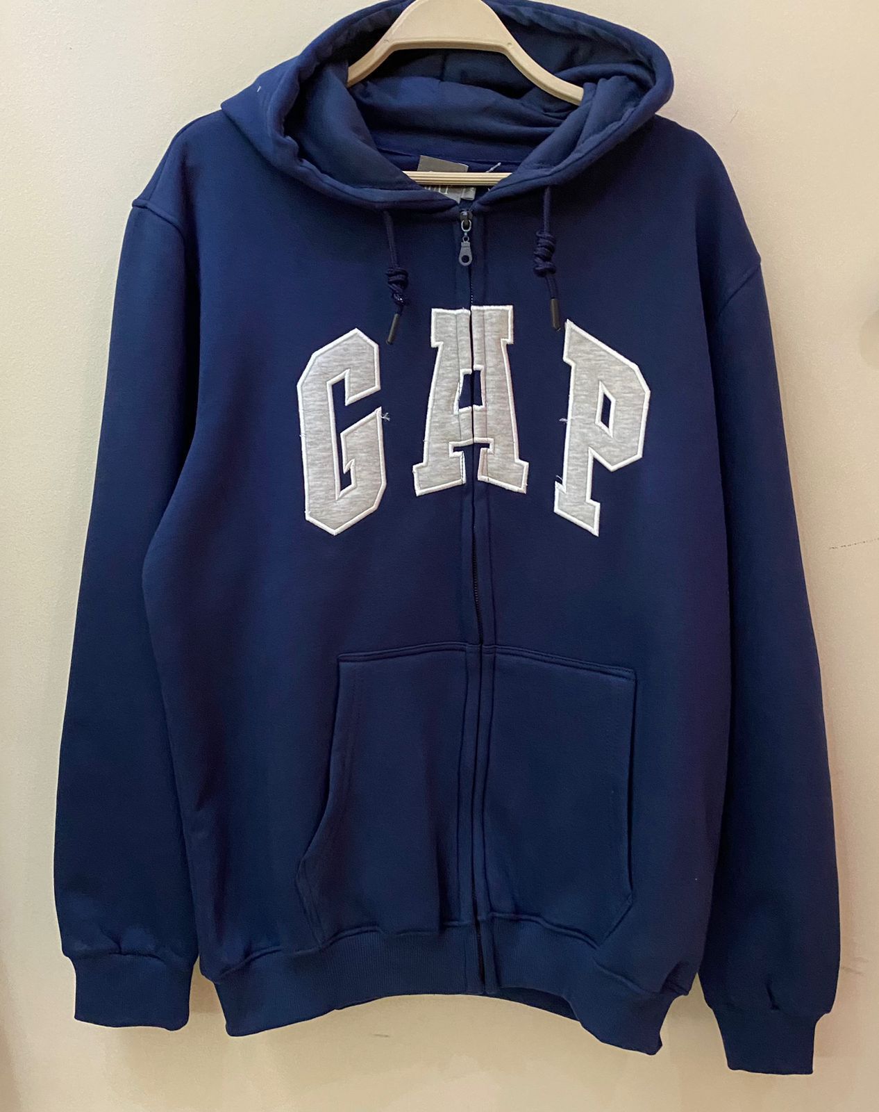 GAP HOODIE MIRROR